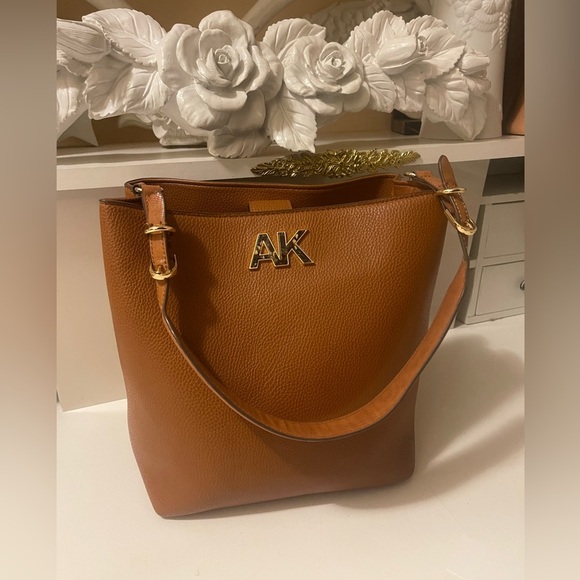 Anne Klein Handbags - Anne Klein New Ak Hw Bucket Hobo in Black Lyst